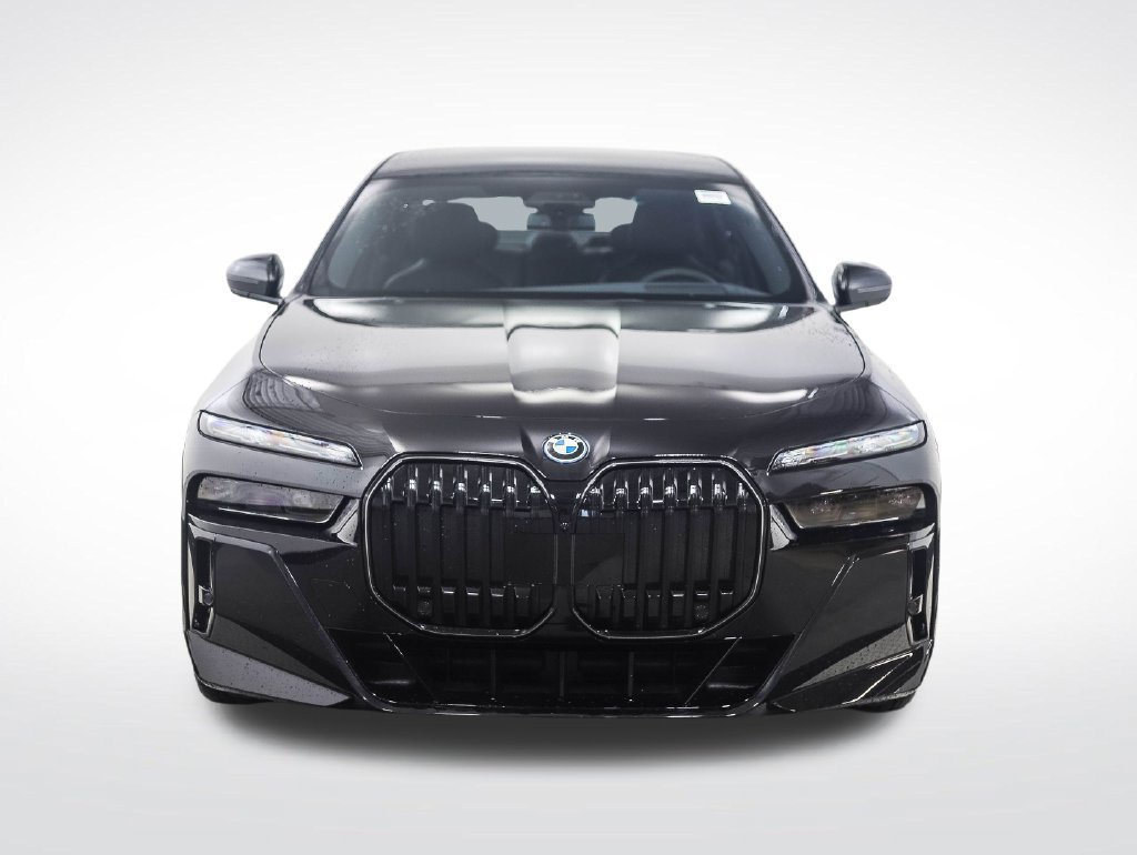 Used 2026 BMW 750e xDrive w/ Executive Package AWD/4WD image 8
