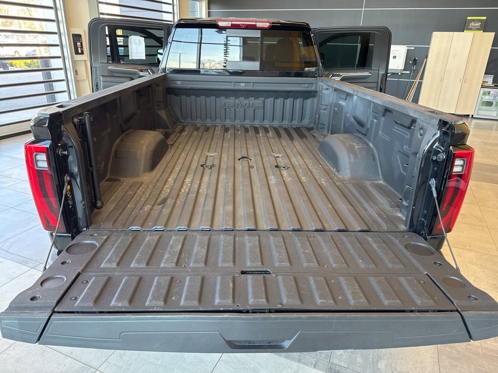 Used 2025 GMC Sierra 3500 SLE w/ SLE Value Package image 26