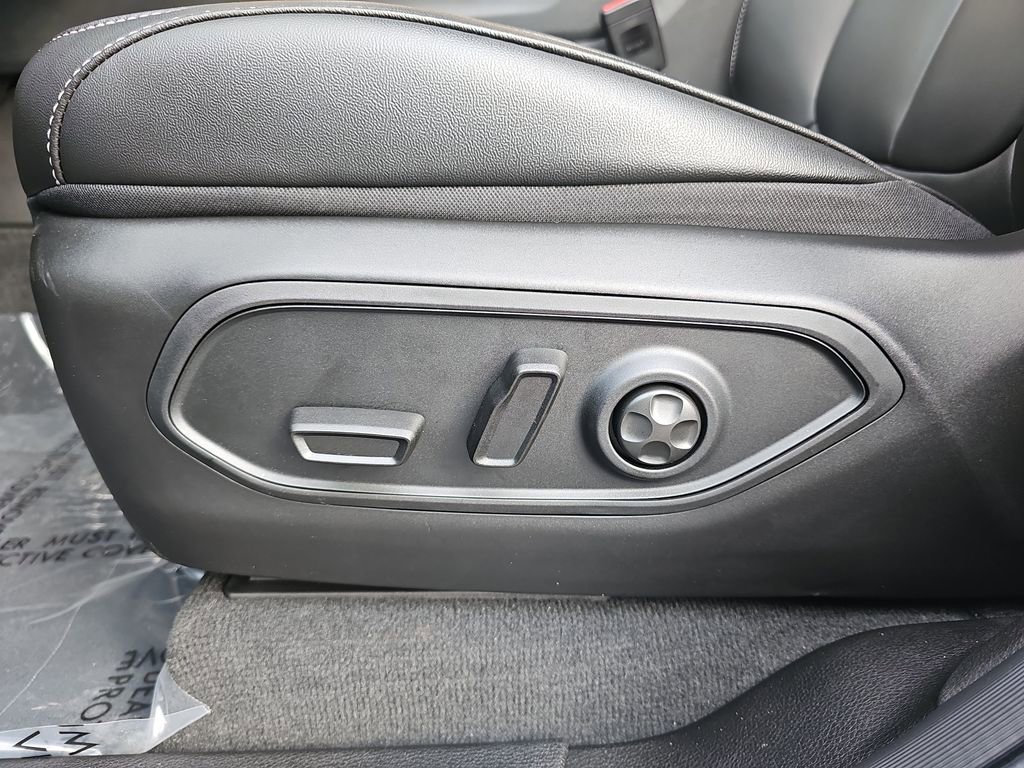 New 2025 Jeep Grand Cherokee Limited w/ Trailer Tow Package image 26