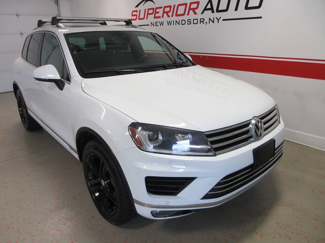 Used 2017 Volkswagen Touareg Wolfsburg Edition AWD/4WD image 12