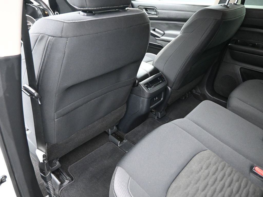 Used 2025 Nissan Pathfinder SV AWD/4WD image 23