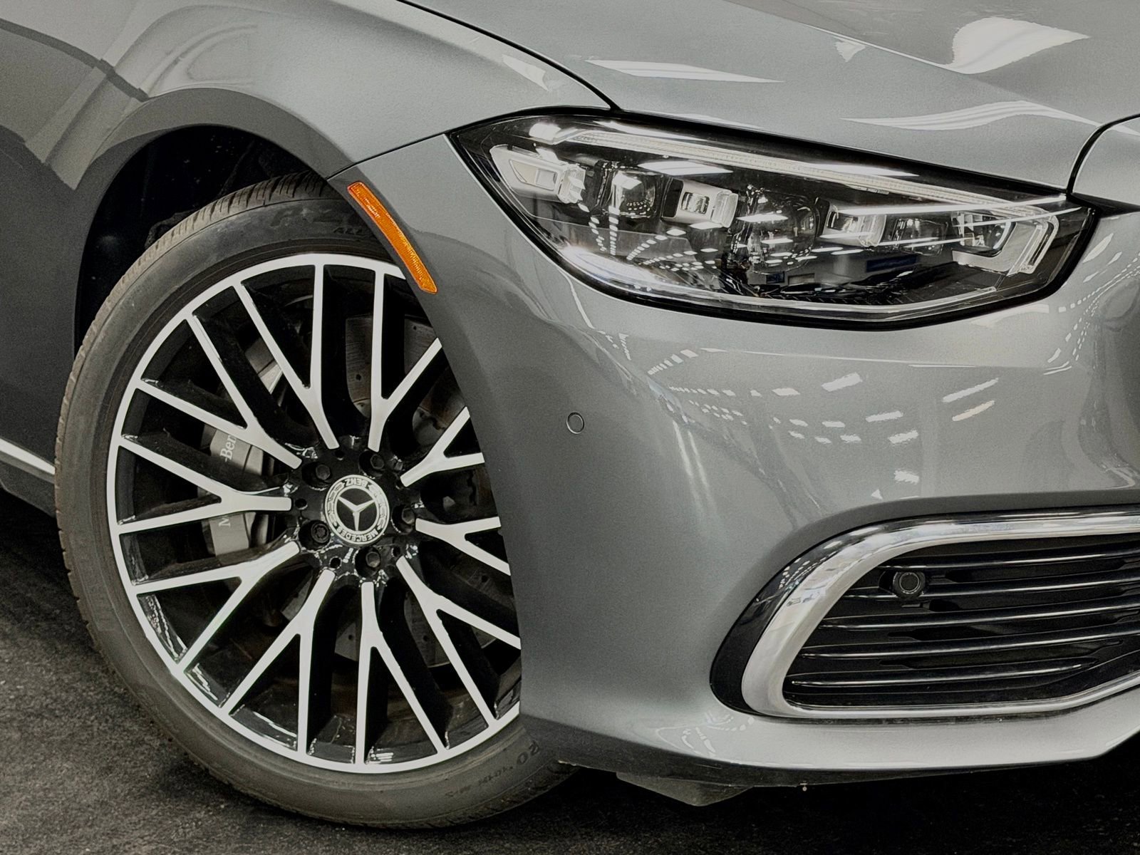 Used 2024 Mercedes-Benz S 580 4MATIC Sedan image 4
