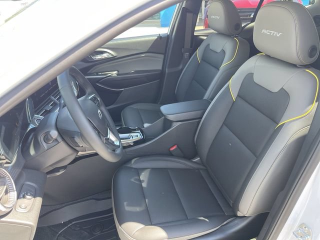 New 2026 Chevrolet Trax ACTIV w/ Sunroof Package FWD image 11