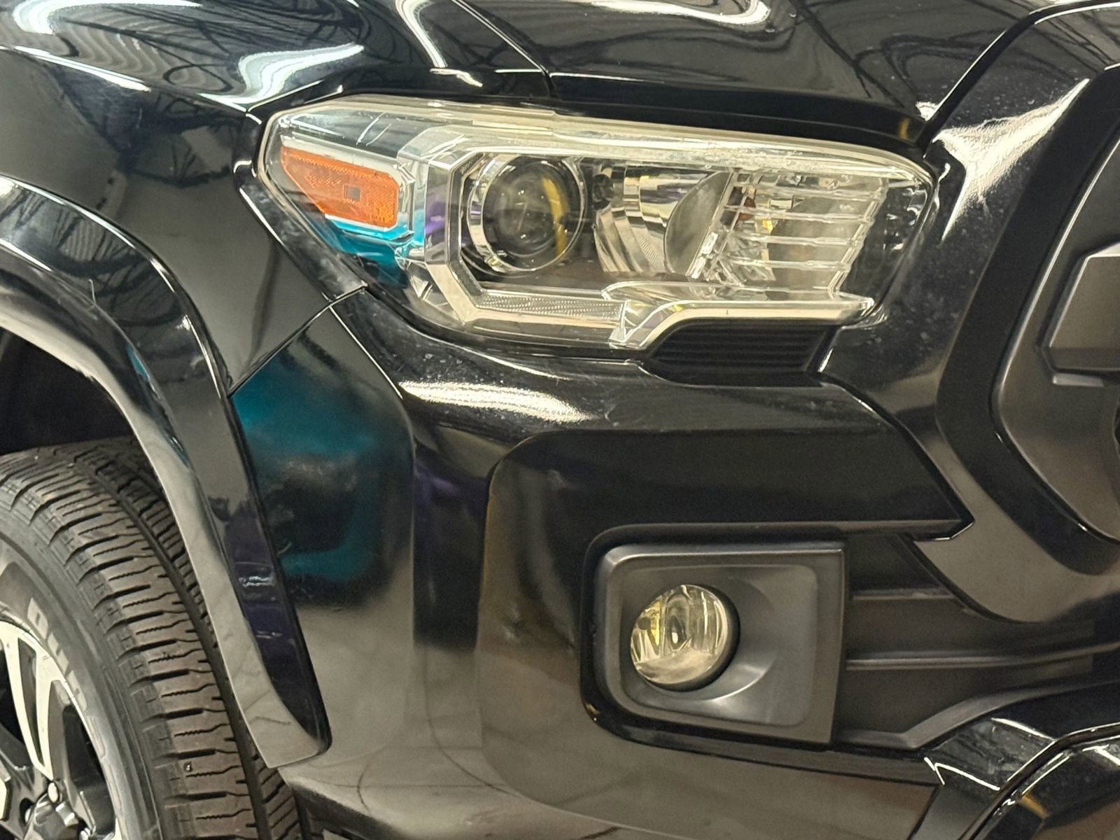 Used 2017 Toyota Tacoma TRD Sport image 6