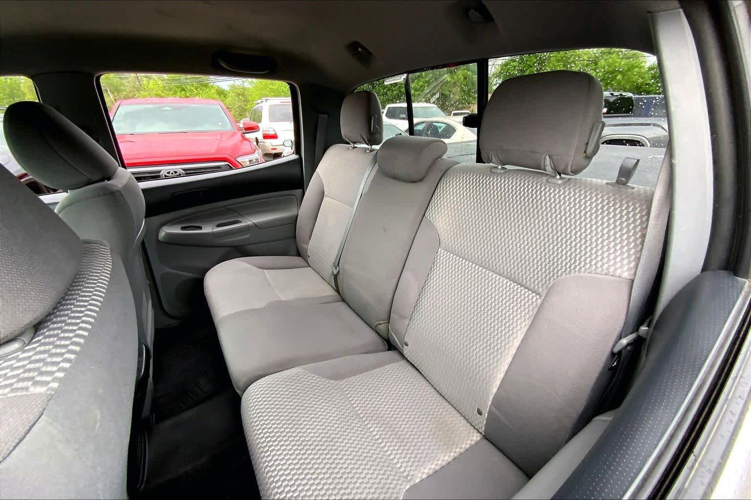 Used 2015 Toyota Tacoma PreRunner w/ SR5 Package RWD image 19