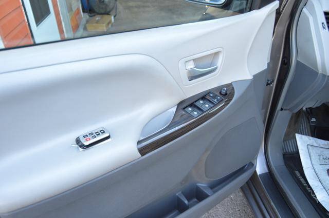 Used 2015 Toyota Sienna XLE Premium AWD/4WD image 64