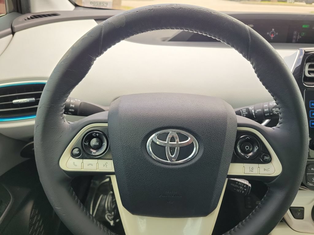 Used 2017 Toyota Prius Four FWD image 8