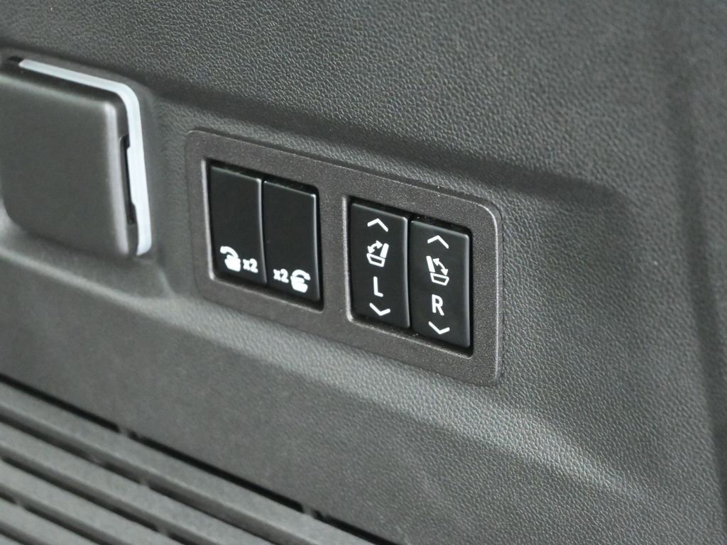 Used 2023 Chevrolet Tahoe High Country image 31