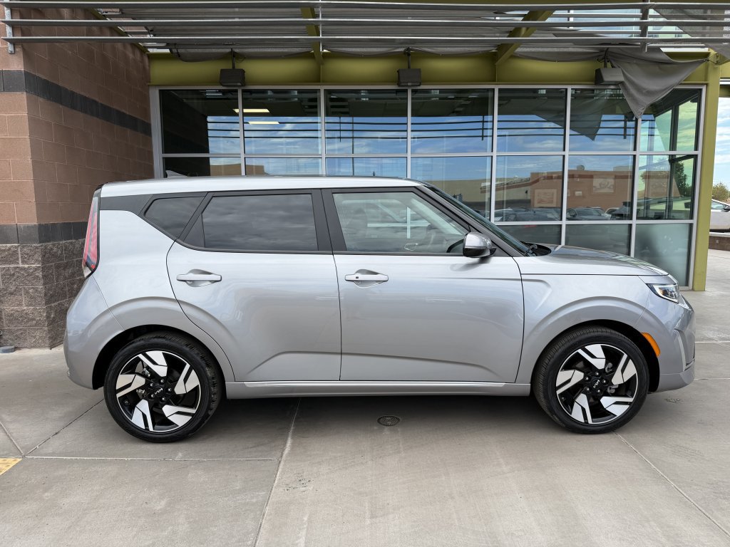 Used 2025 Kia Soul GT-Line w/ GT-Line Technology Package FWD image 9