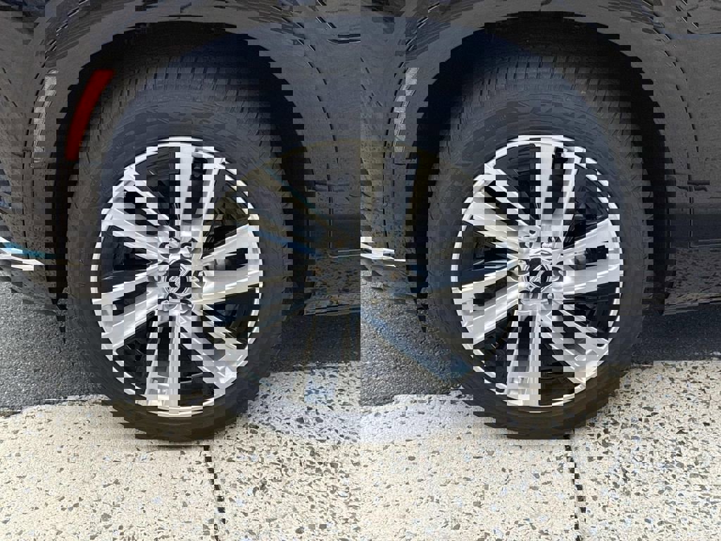 New 2026 Cadillac Vistiq Luxury image 7