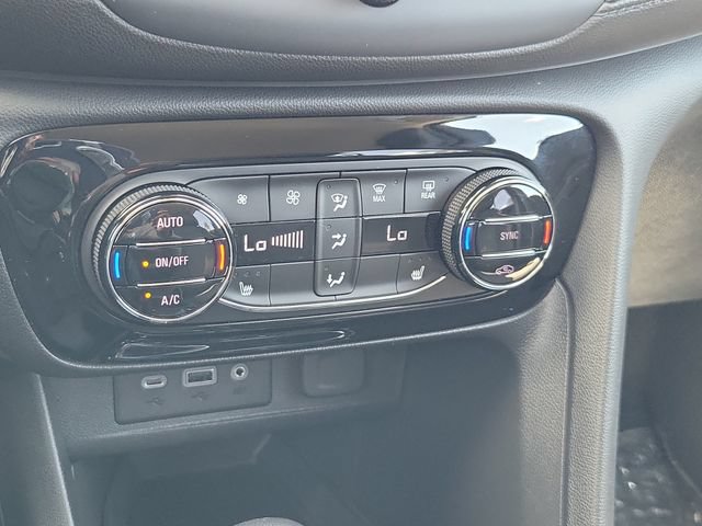 Used 2023 Buick Encore GX Select w/ Sport Touring Package FWD image 33