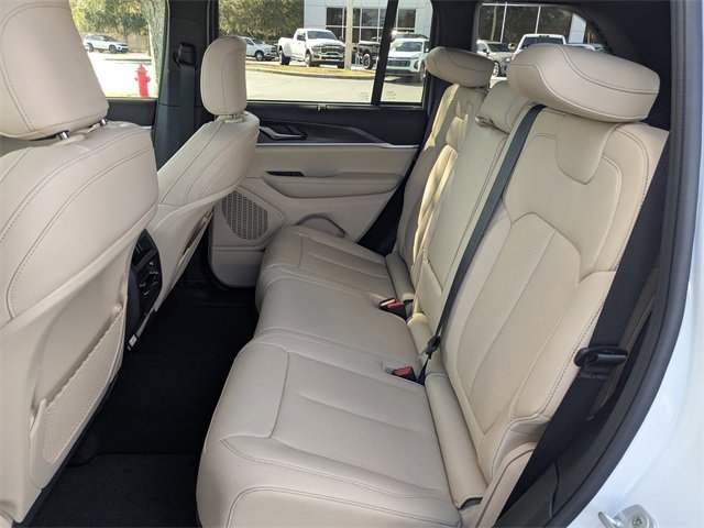 New 2025 Jeep Grand Cherokee Limited image 14