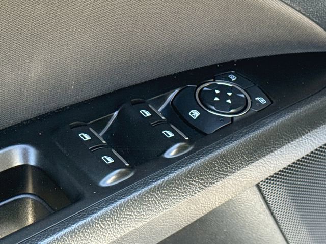 Used 2017 Ford Fusion SE w/ Fusion SE Technology Package image 19