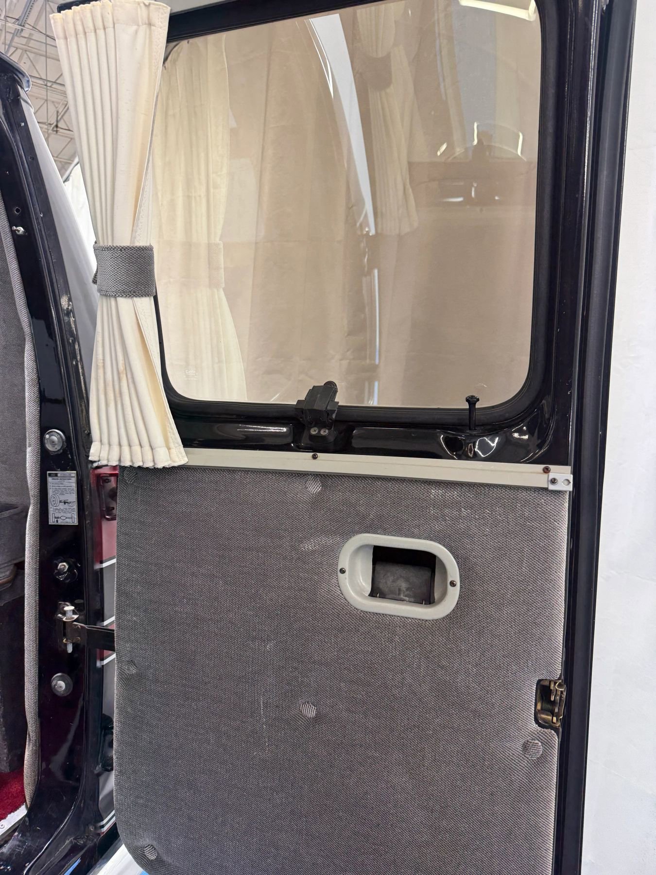 Used 1988 Ford E-150 and Econoline 150 RWD image 47