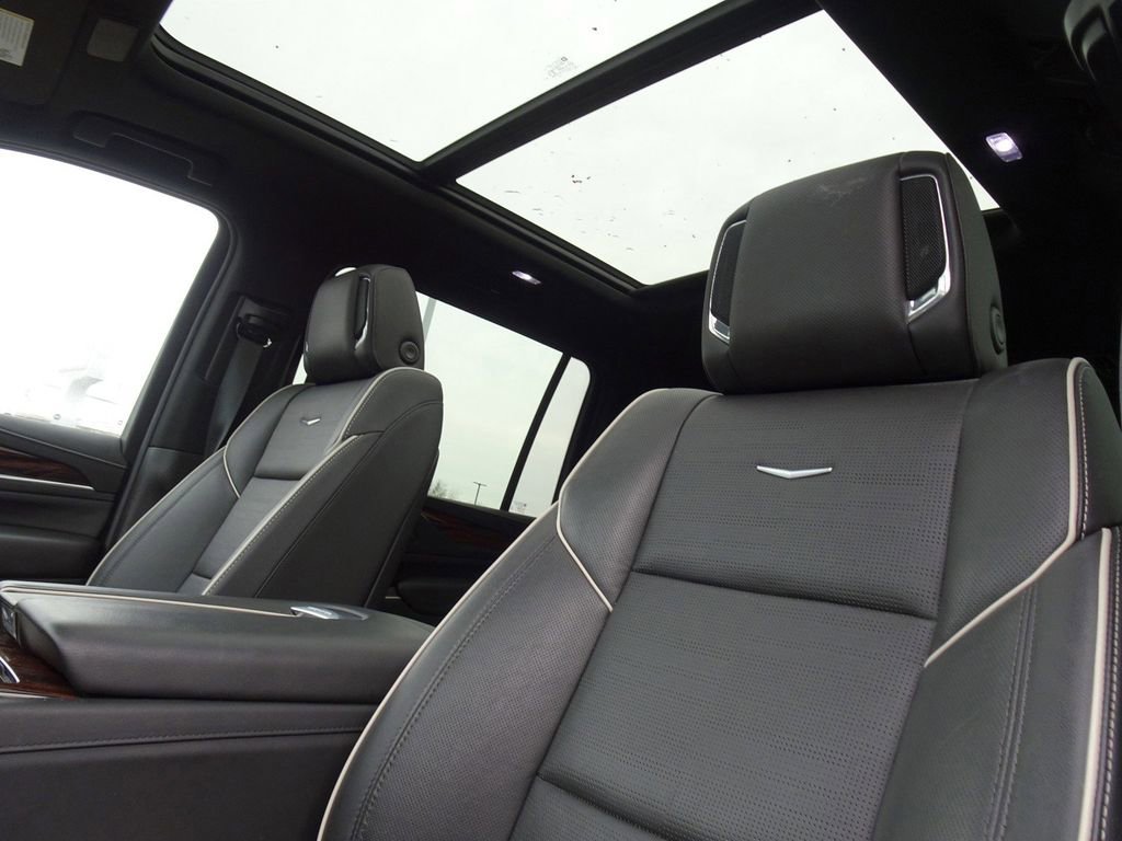 Used 2021 Cadillac Escalade ESV Premium Luxury w/ Driver Assist Tech Package image 9