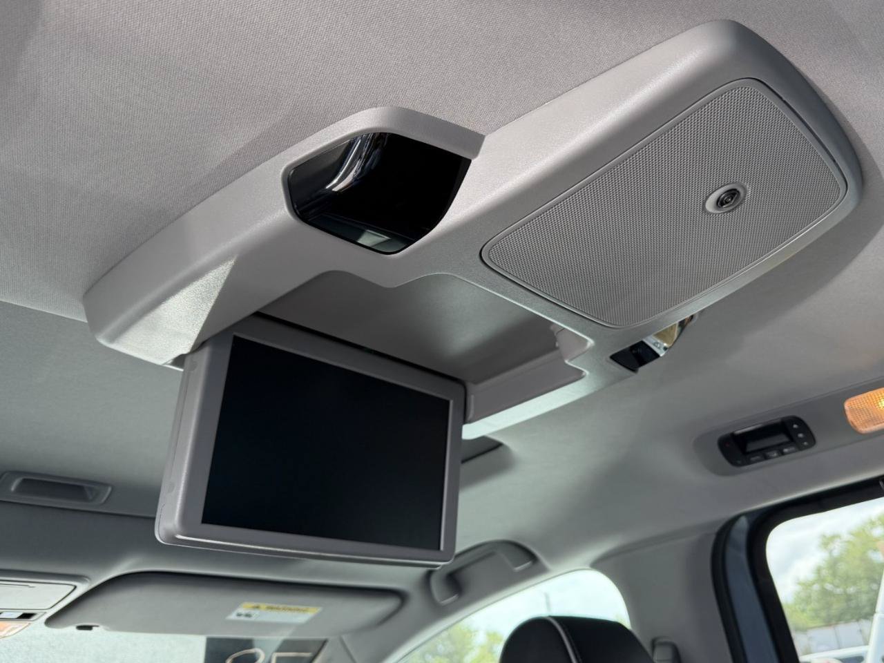 Used 2023 Honda Odyssey Elite image 16