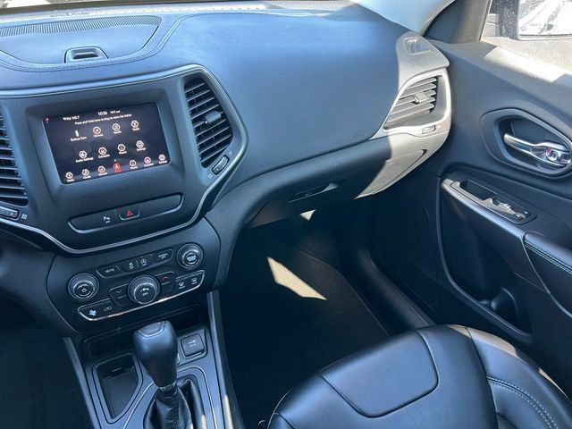 Used 2019 Jeep Cherokee Latitude Plus FWD image 30