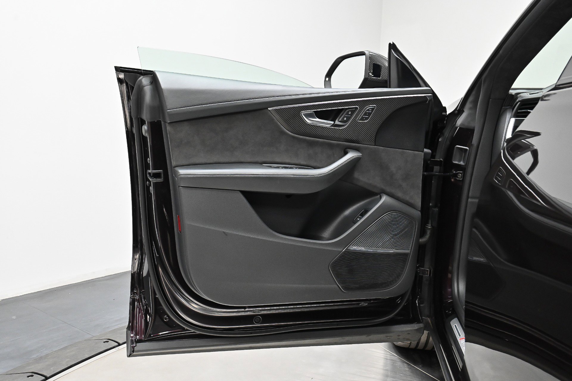 Used 2021 Audi RS Q8 w/ Carbon Optic Package image 19