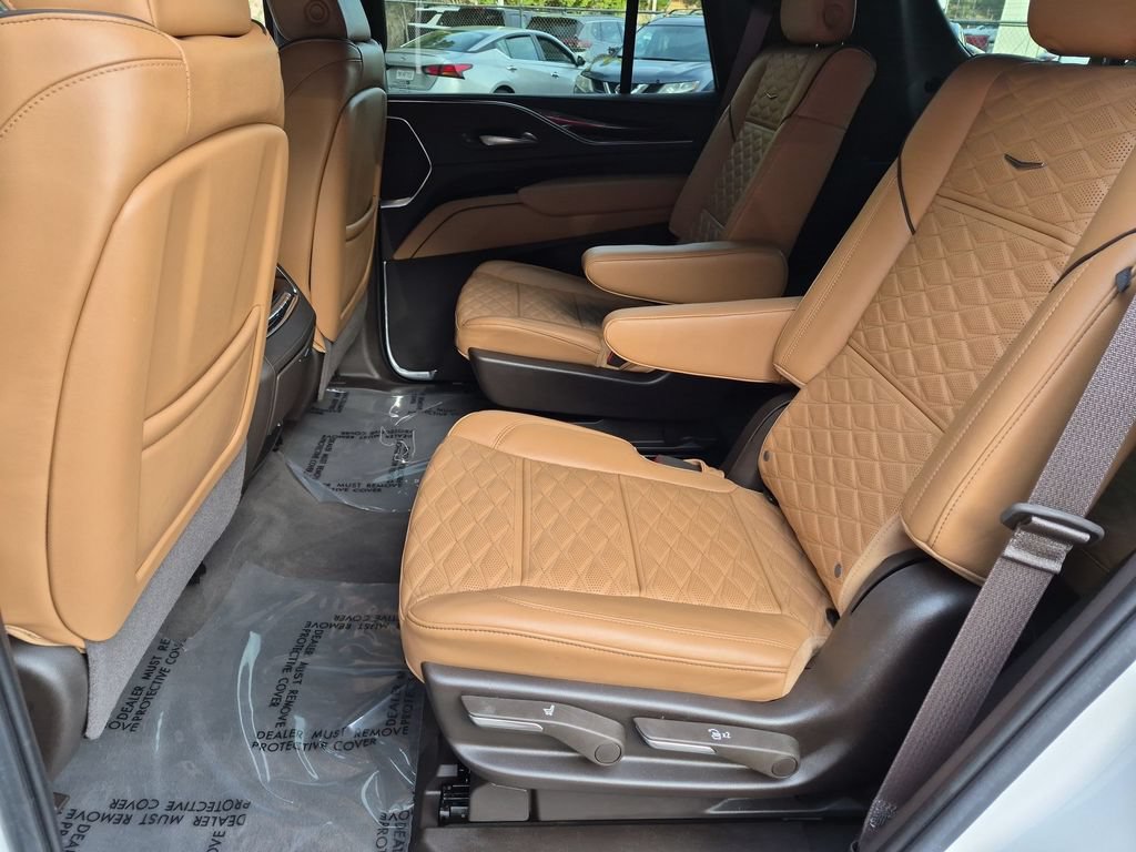Used 2022 Cadillac Escalade Premium Luxury w/ Performance Package AWD/4WD image 25