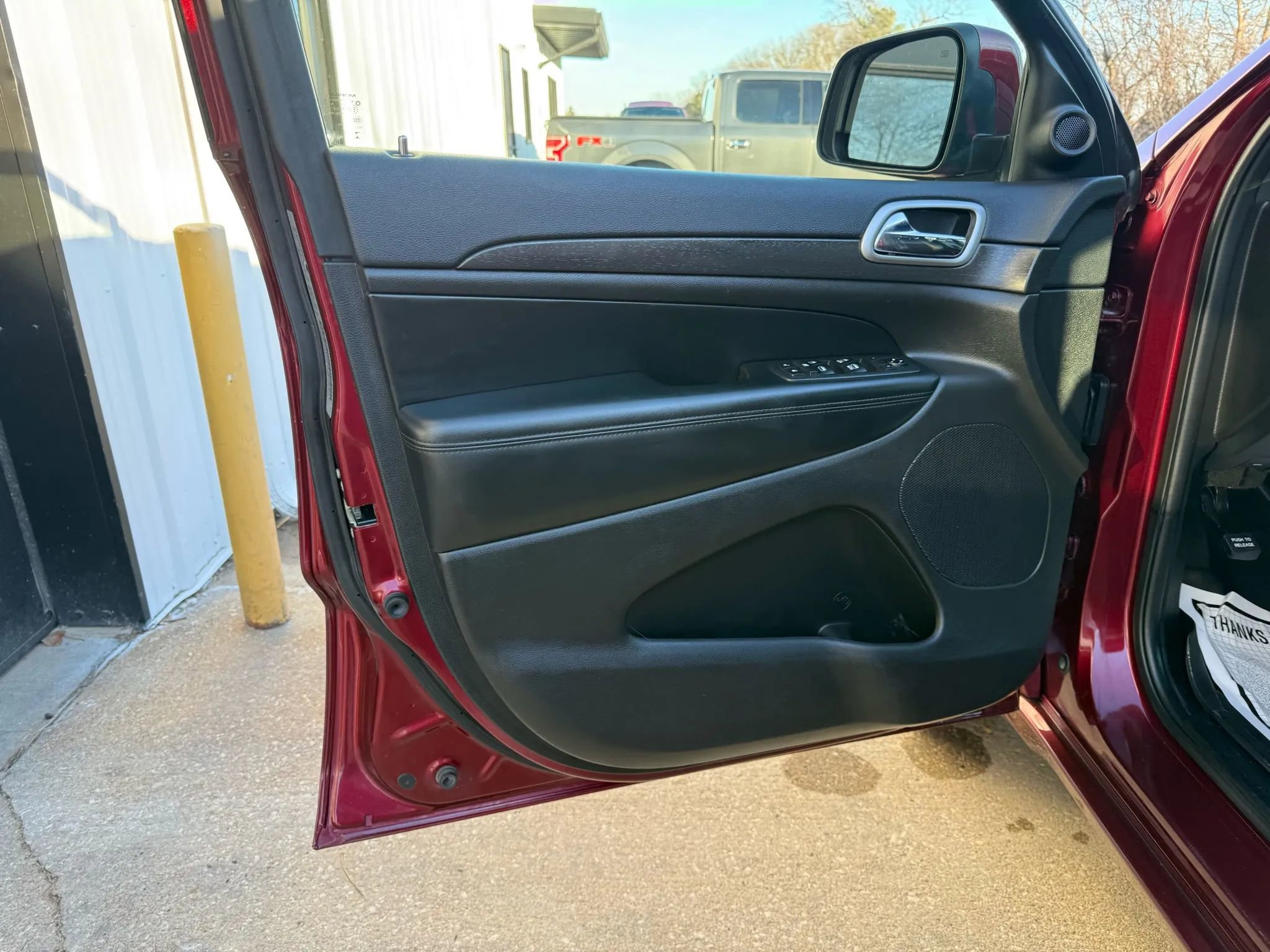 Used 2018 Jeep Grand Cherokee Altitude image 15