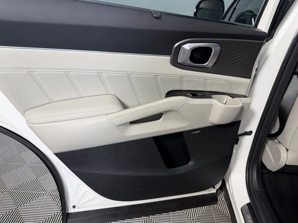Used 2025 Kia Sorento SX Prestige image 26
