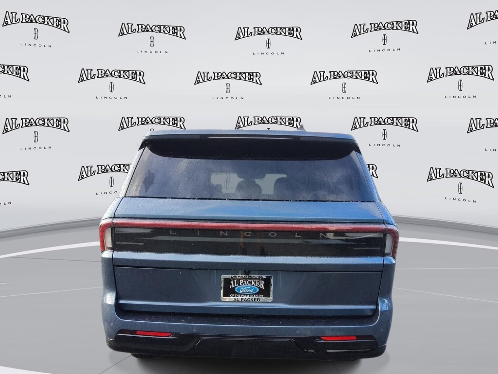 New 2027 Lincoln Navigator Reserve w/ Jet Appearance Package AWD/4WD image 4