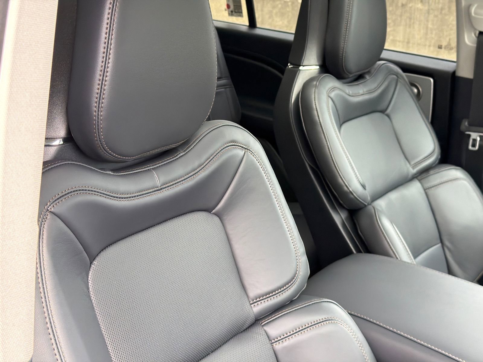 New 2026 Lincoln Aviator Reserve AWD/4WD image 12