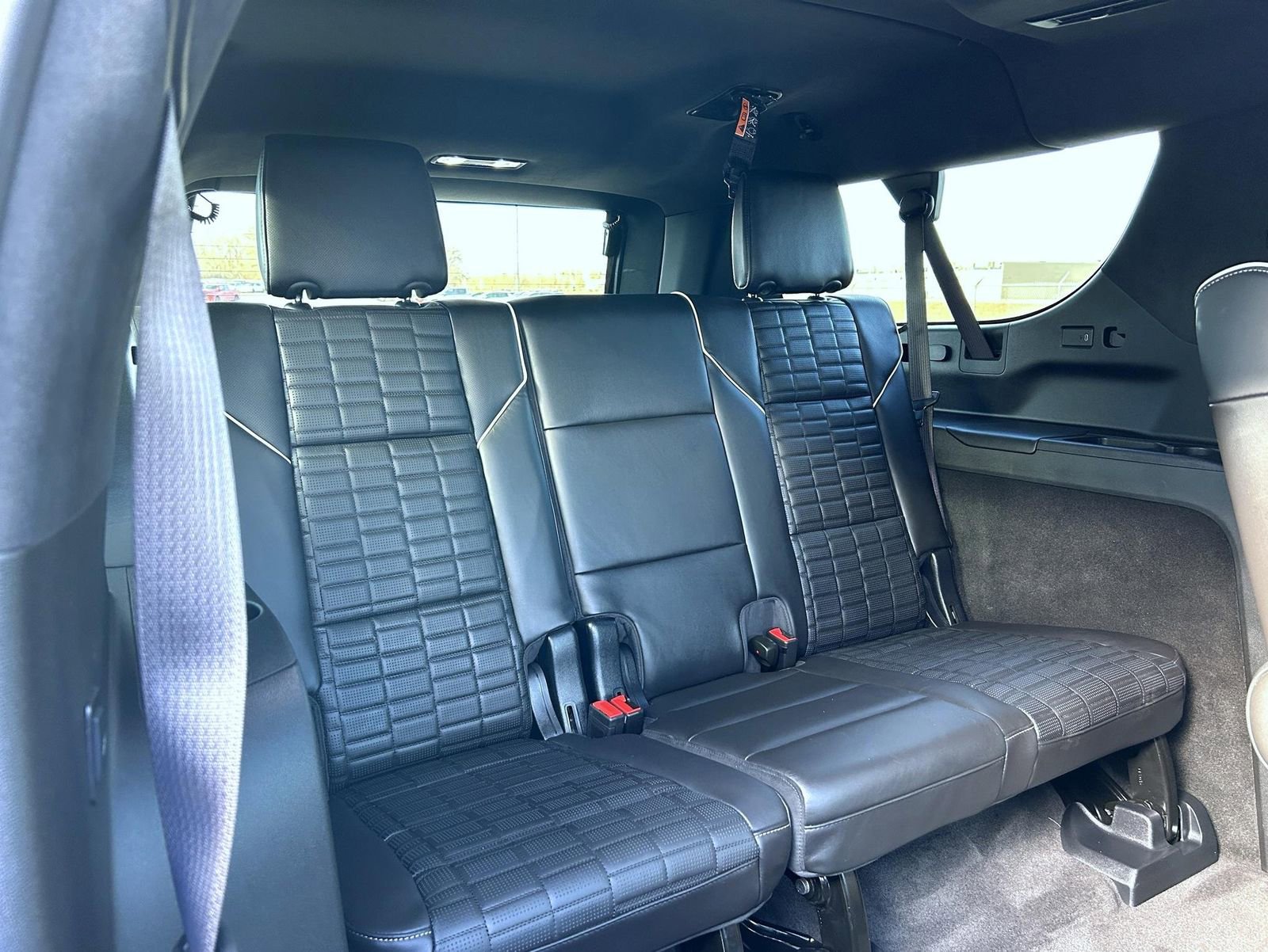 Certified 2025 Cadillac Escalade ESV Premium Luxury Platinum AWD/4WD image 22