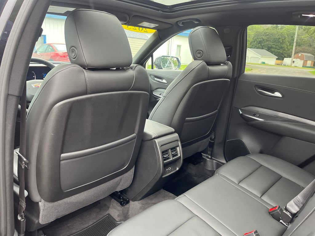 Used 2025 Cadillac XT4 Premium Luxury AWD/4WD image 31