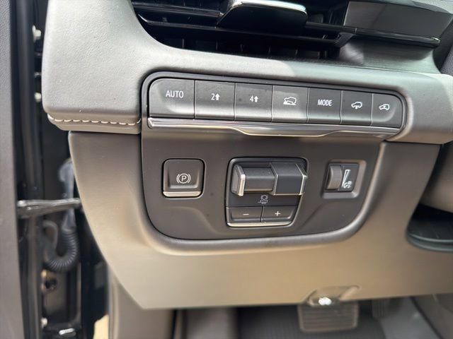 Certified 2023 Cadillac Escalade Sport Platinum w/ LPO, ONYX Package AWD/4WD image 13