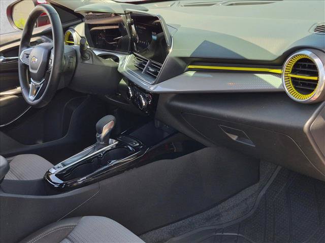 Used 2024 Chevrolet Trax LT w/ Driver Confidence Package FWD image 20