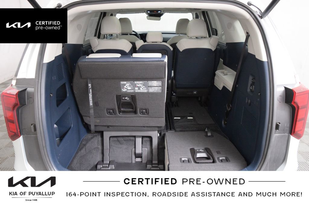 Used 2025 Kia Carnival SX w/ SX Dark Edition Package image 19