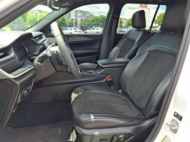Certified 2023 Jeep Grand Cherokee Altitude AWD/4WD image 17
