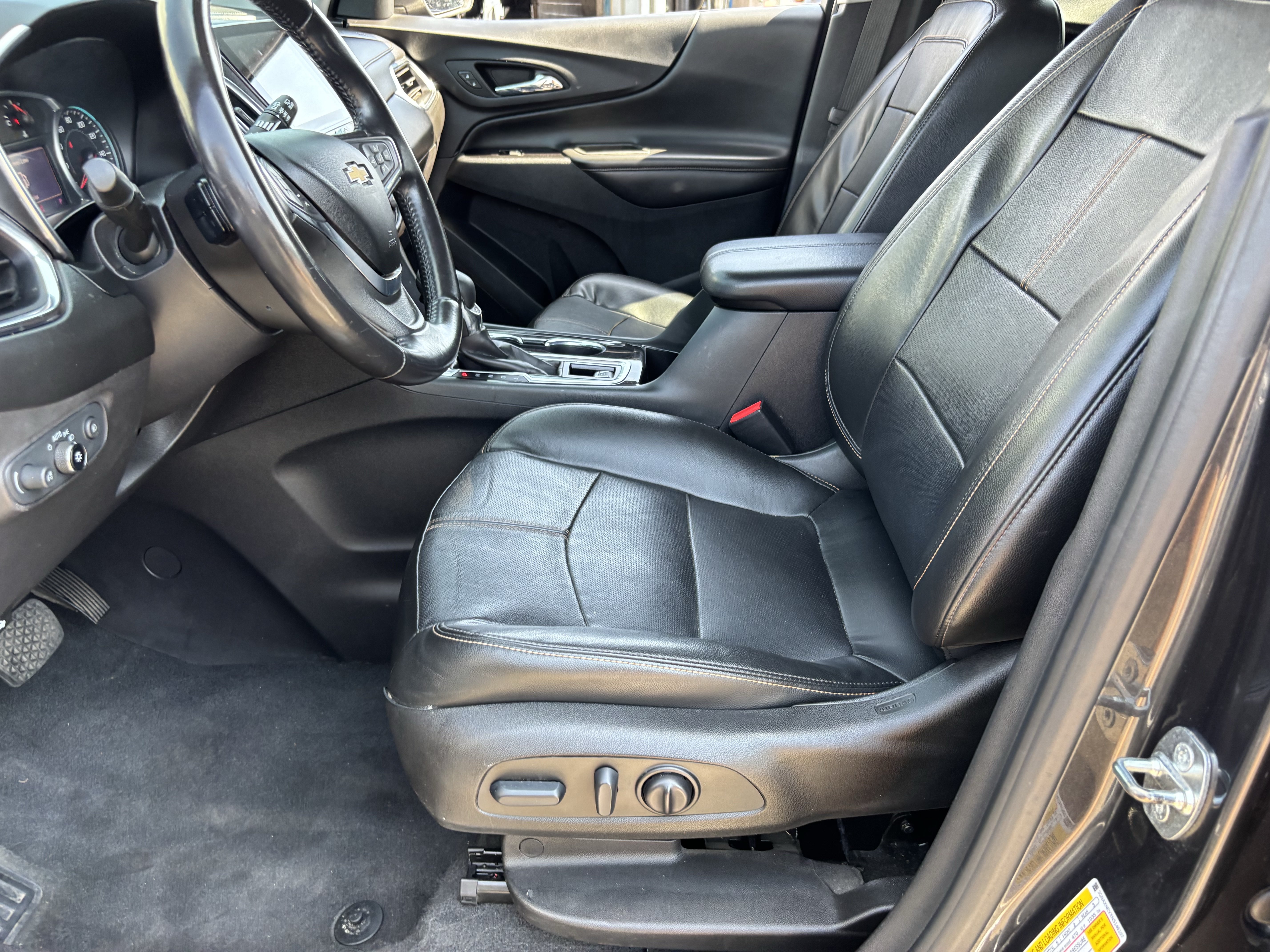 Used 2022 Chevrolet Equinox Premier w/ LPO, Cargo Package FWD image 12