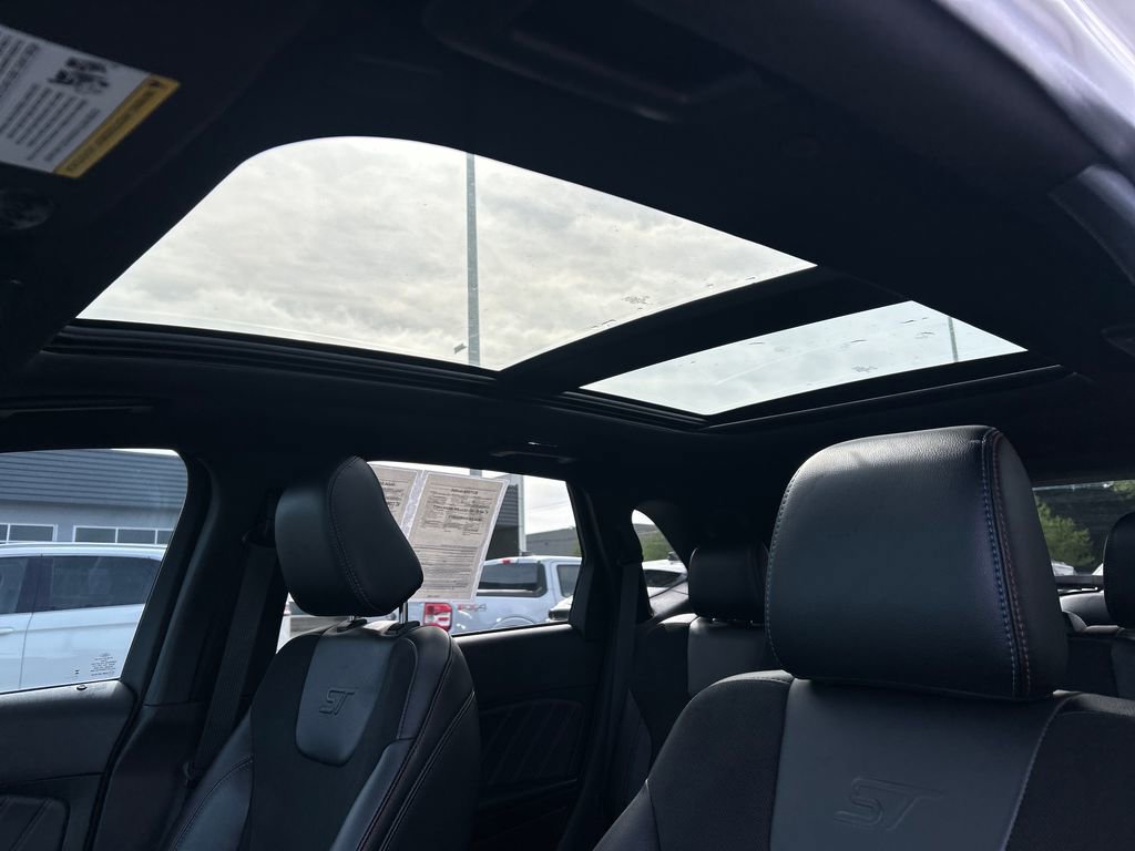 Used 2024 Ford Edge ST w/ Equipment Group 401A image 23