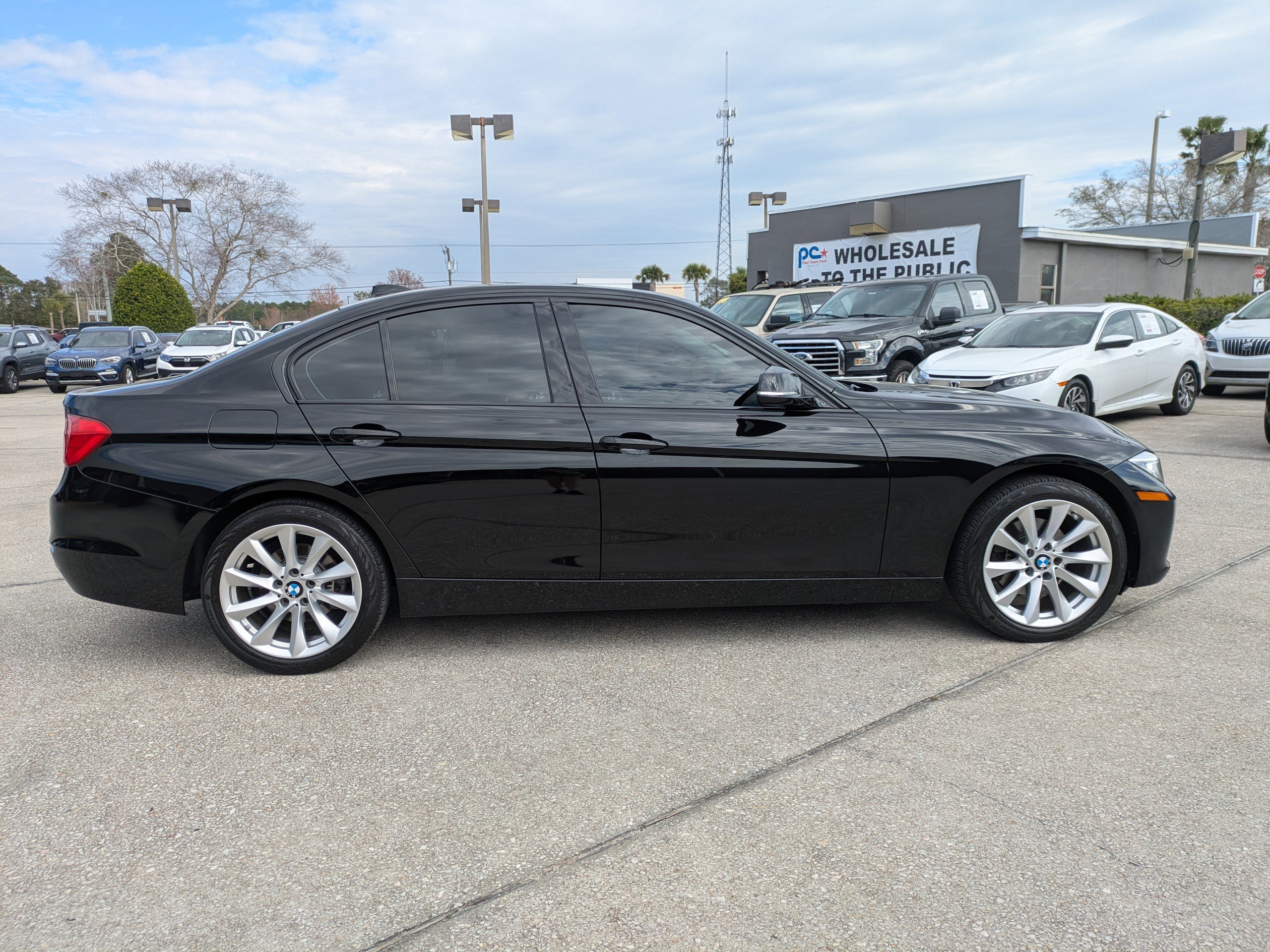 Used 2015 BMW 320i xDrive Sedan image 3