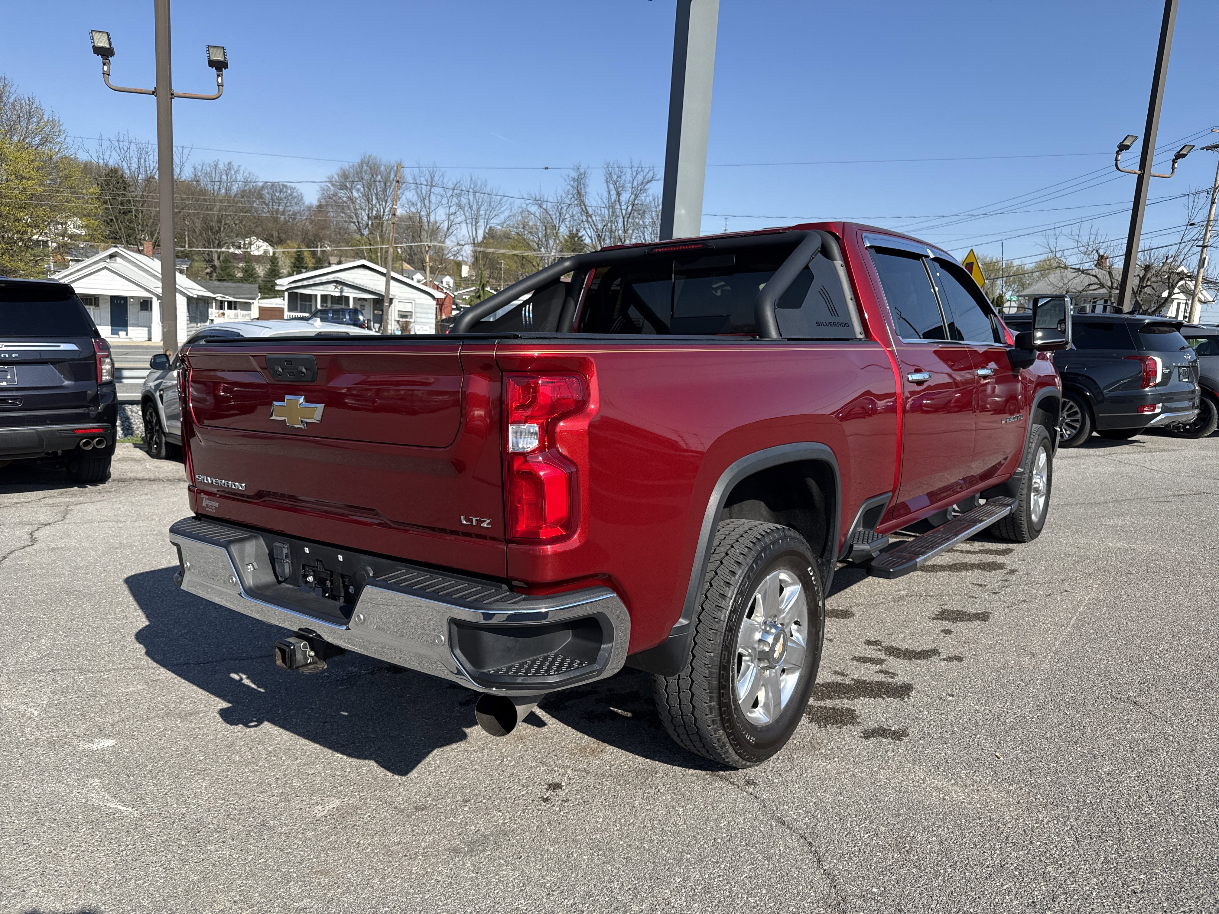 Used 2022 Chevrolet Silverado 2500 LTZ w/ LTZ Premium Package image 3
