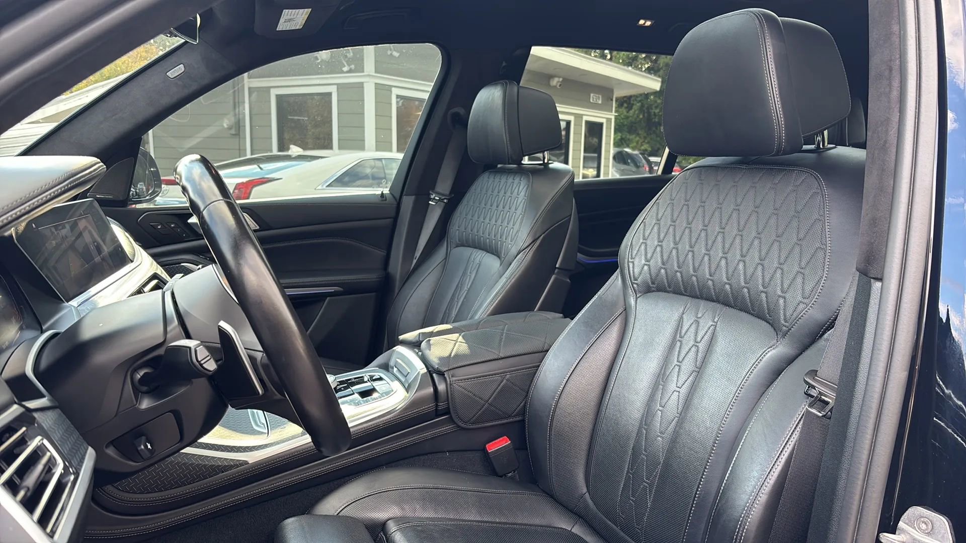 Used 2020 BMW X7 xDrive40i w/ M Sport Package image 15