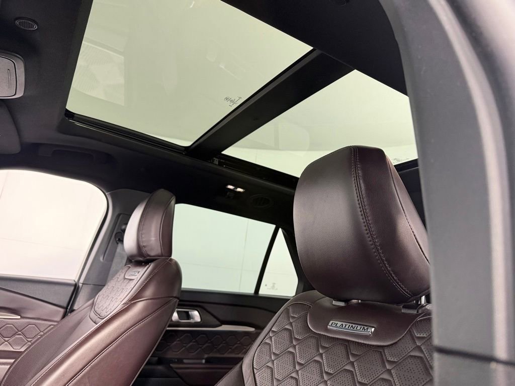 Used 2025 Ford Explorer Platinum w/ LUX Leather Package image 28