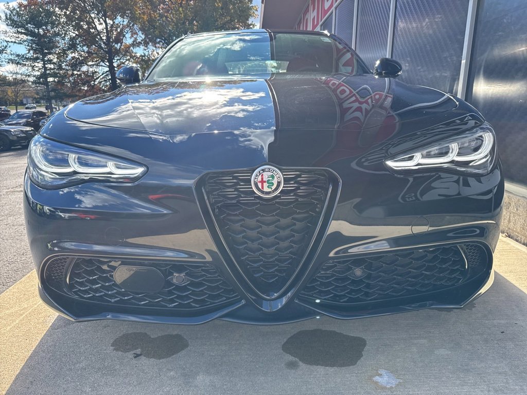 New 2025 Alfa Romeo Giulia AWD image 4