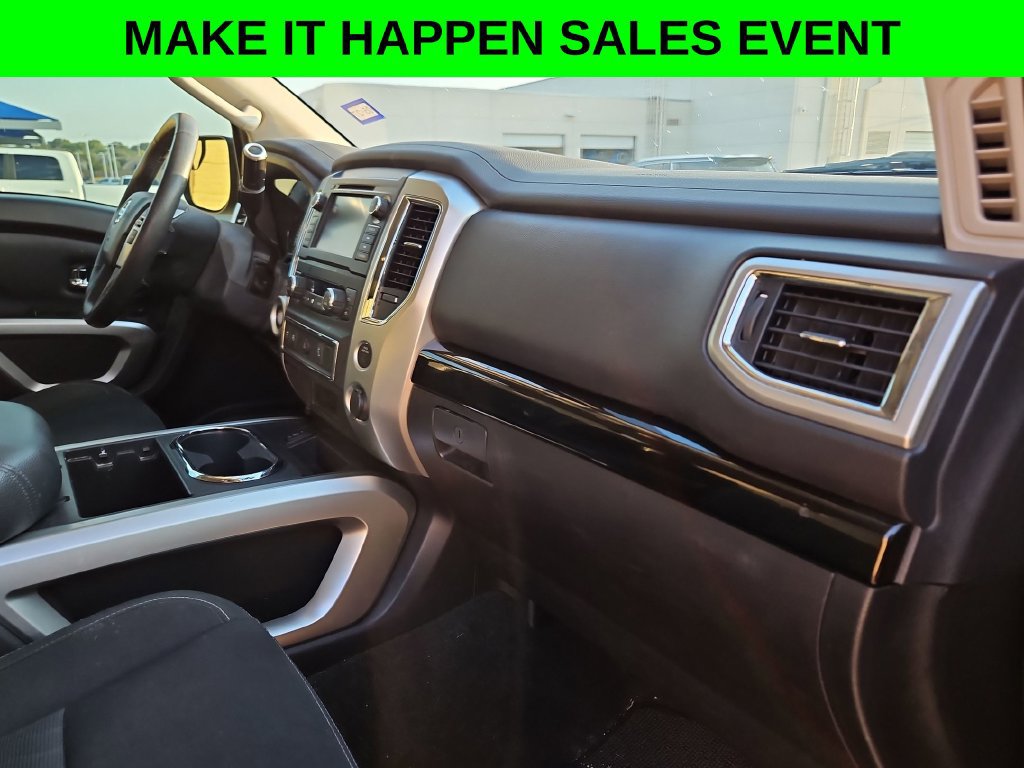 Used 2019 Nissan Titan SV w/ SV Convenience Package RWD image 24