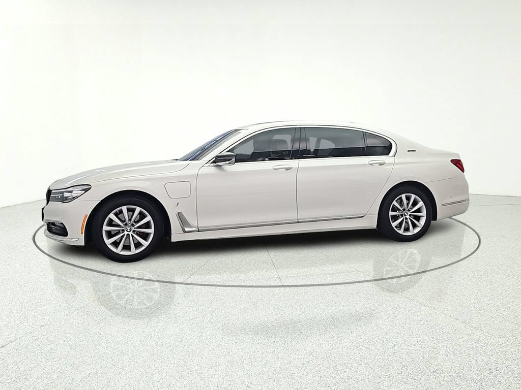 Used 2018 BMW 740e xDrive AWD/4WD image 4