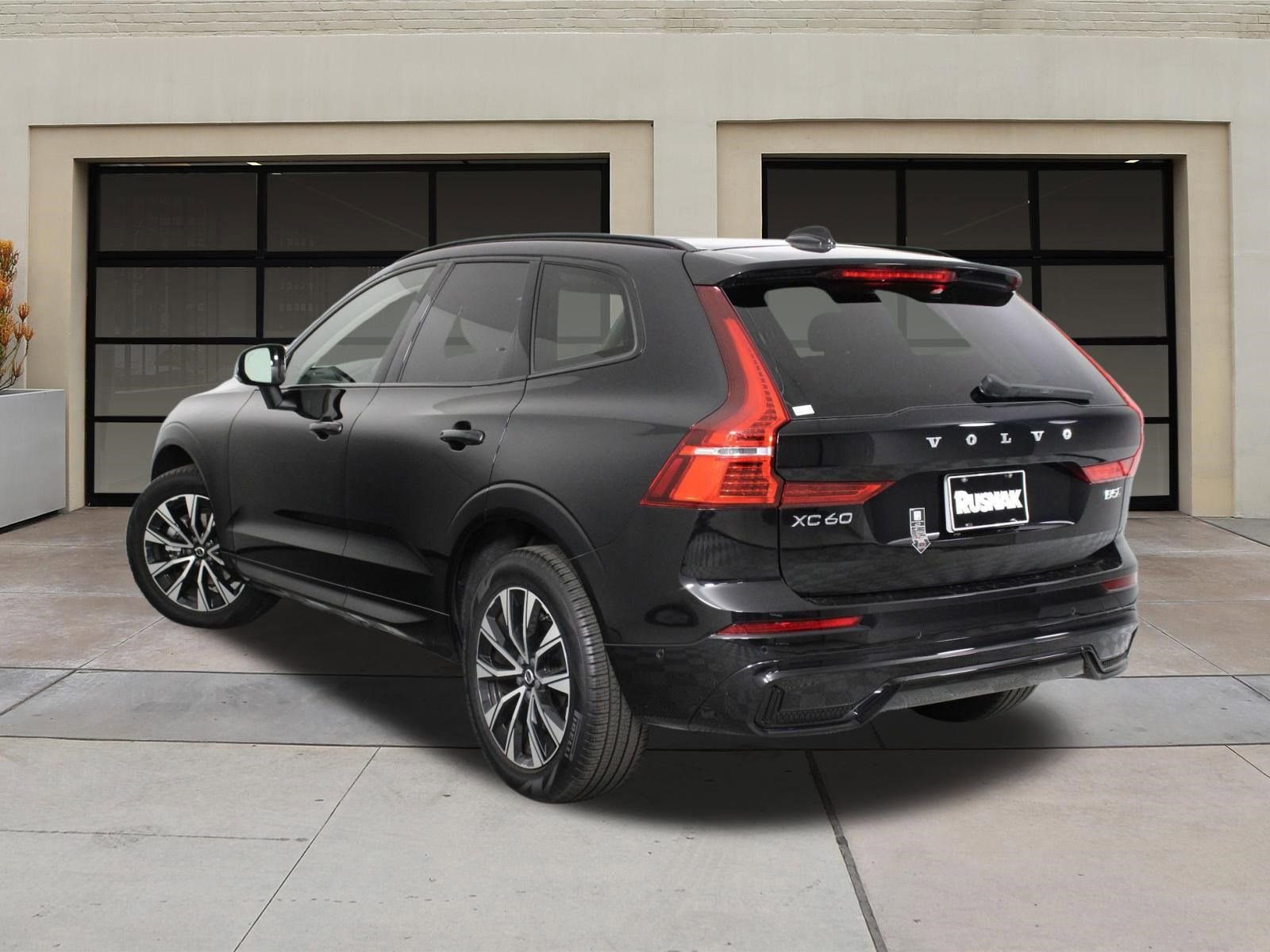 Certified 2025 Volvo XC60 B5 Plus AWD/4WD image 2