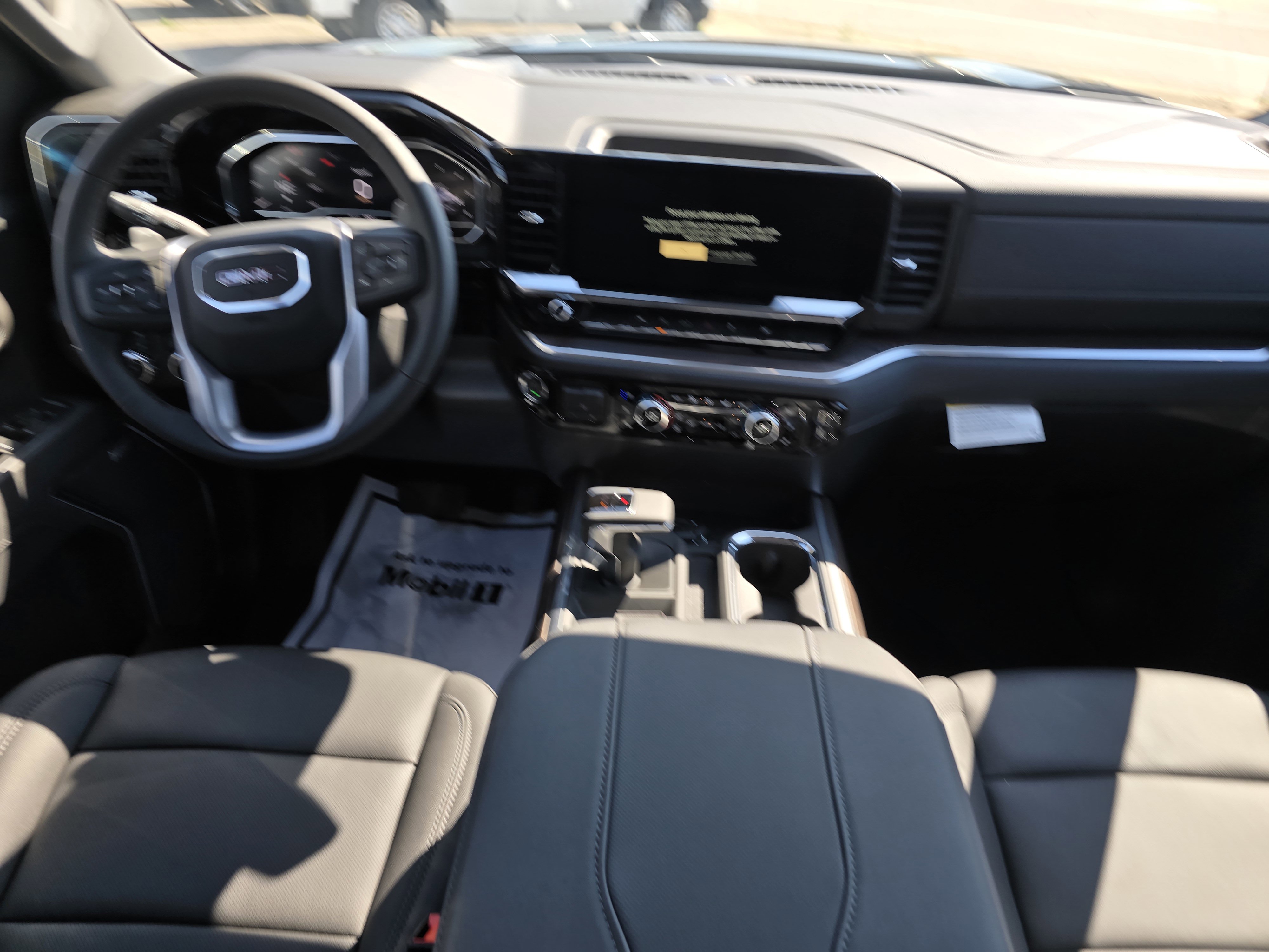 New 2025 GMC Sierra 1500 SLT w/ SLT Convenience Package image 25