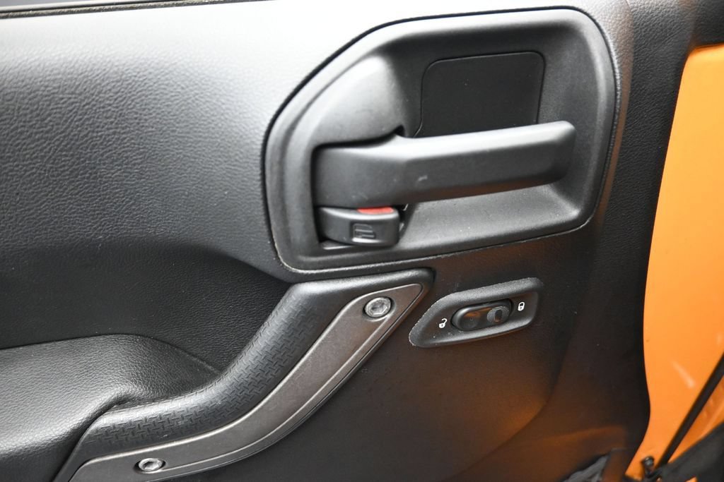 Used 2012 Jeep Wrangler Unlimited Sport AWD/4WD image 10