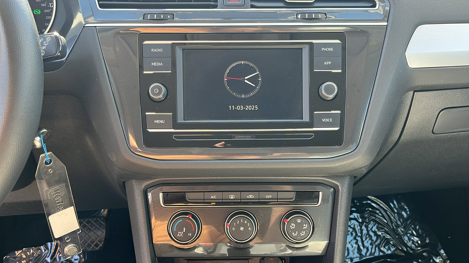 Used 2021 Volkswagen Tiguan S image 20