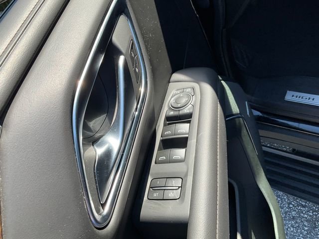 Used 2023 Chevrolet Suburban High Country w/ Premium Package 2 AWD/4WD image 8