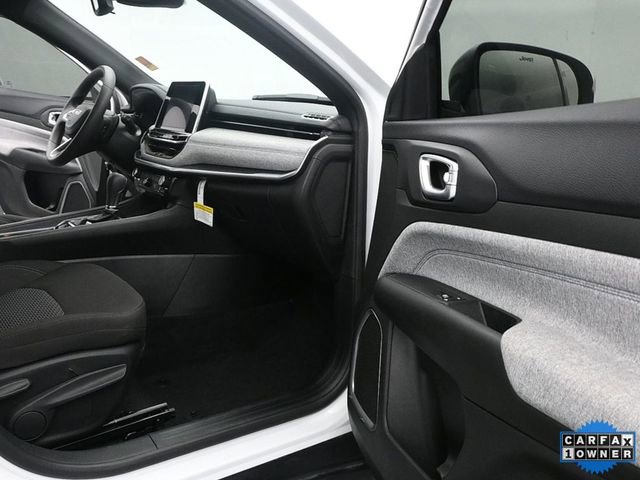 Used 2025 Jeep Compass Sport AWD/4WD image 17