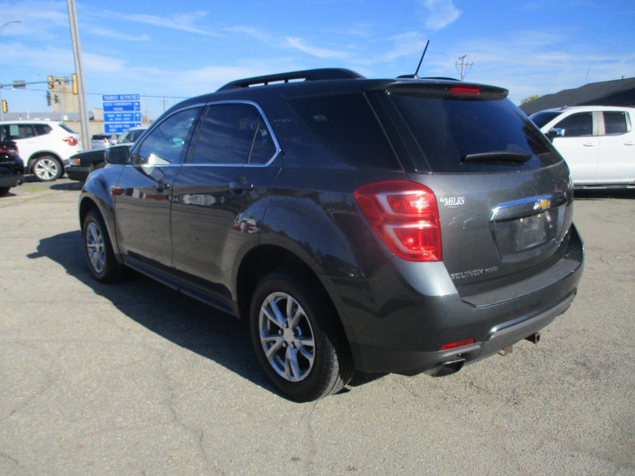 Used 2017 Chevrolet Equinox LT w/ Convenience Package image 5