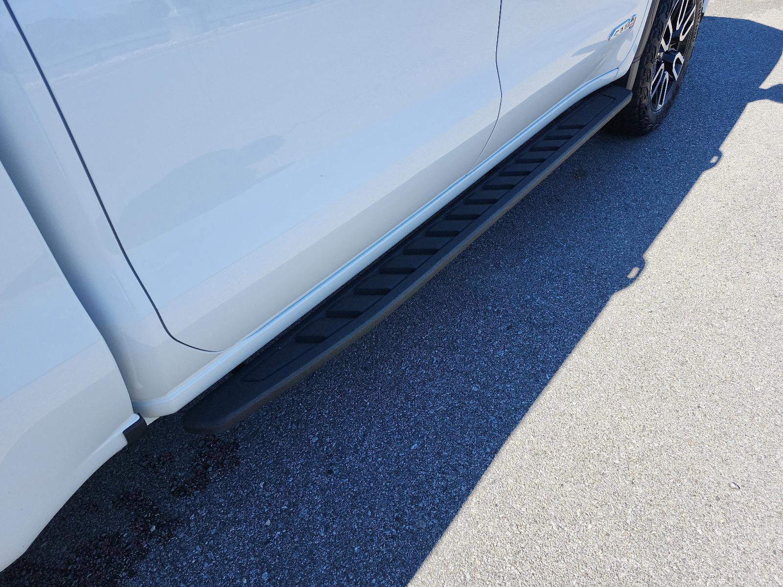 Certified 2025 GMC Sierra 1500 AT4 w/ AT4 Premium Package image 7